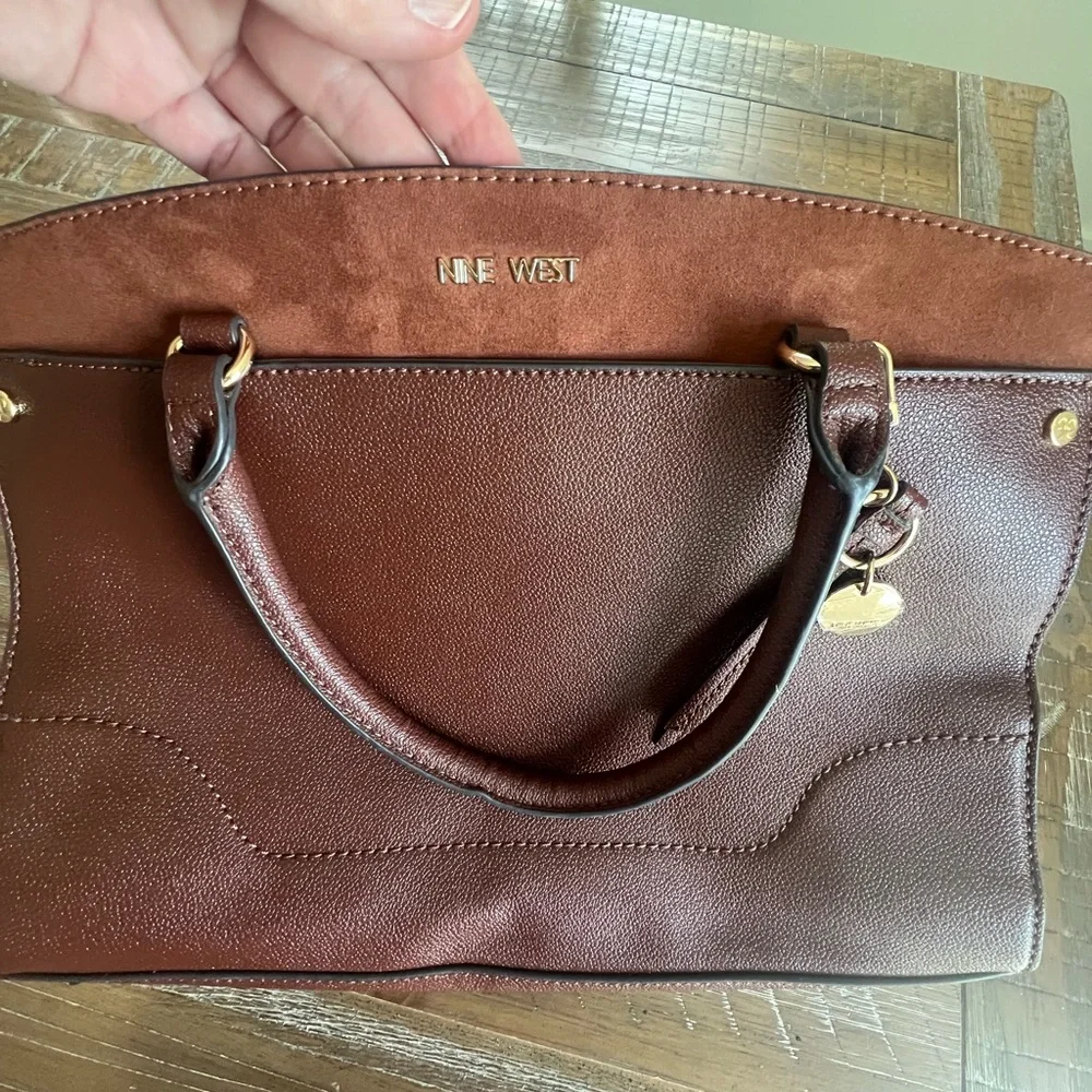 EUC NINE WEST Irwyn Saddle Tan Bag w Double Handles and Shoulder Strap Crossbody